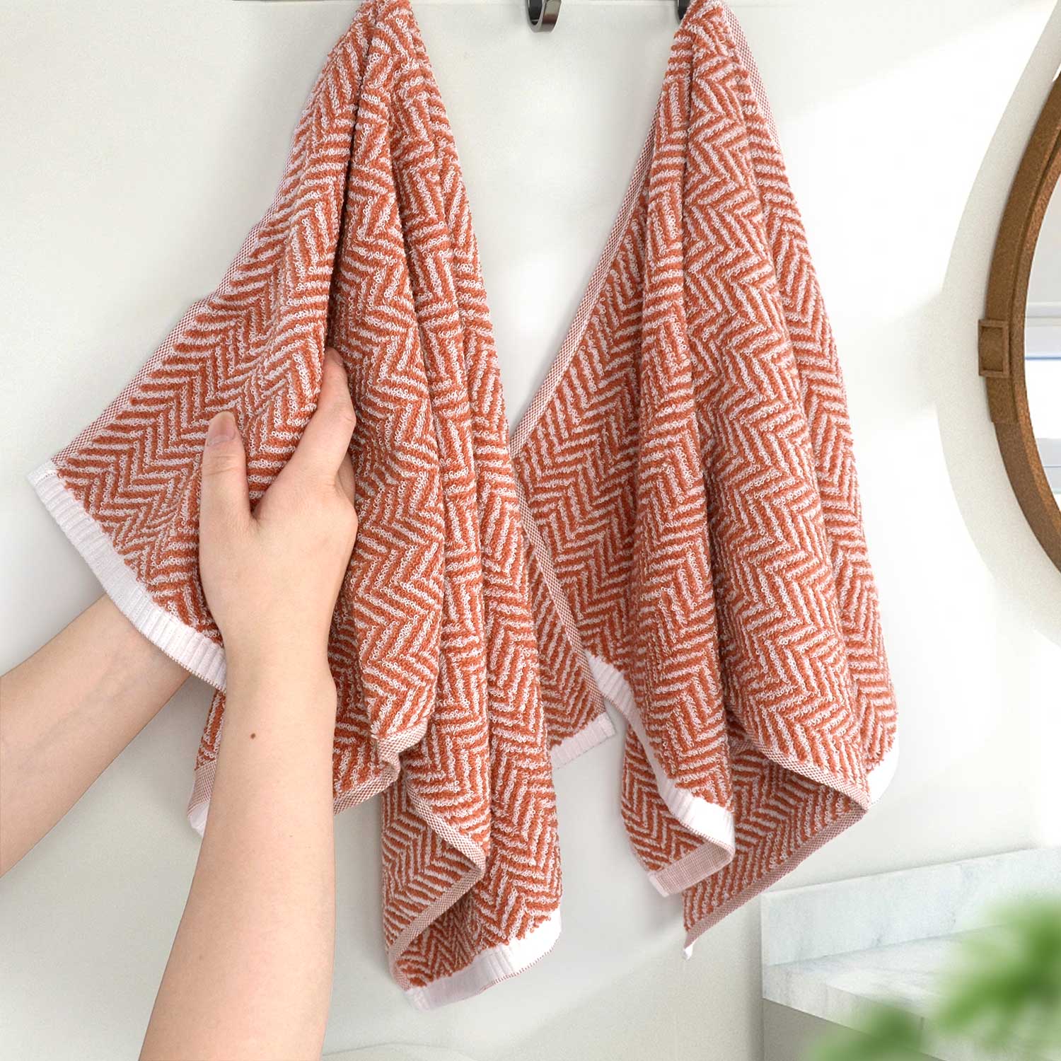 Hand Towels for Bathroom, 4-Pack Cotton Hand Towels with Herringbone Pattern, Ultra Absorbent, 13 x 28 Inches